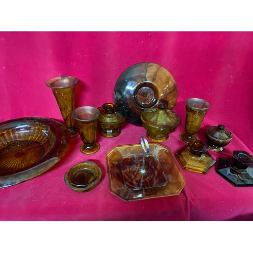 21 - Collection of vintage amber cloud glass