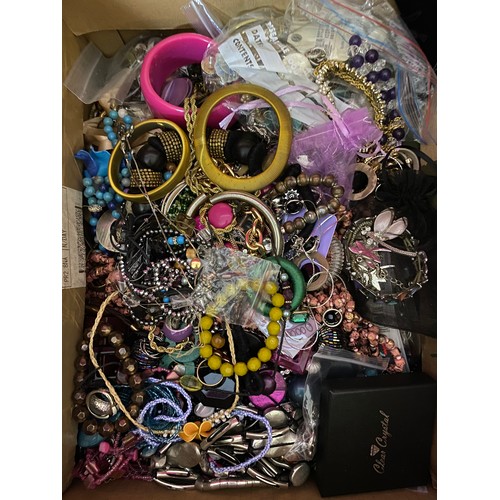 461 - Box of Assorted costume jewellery