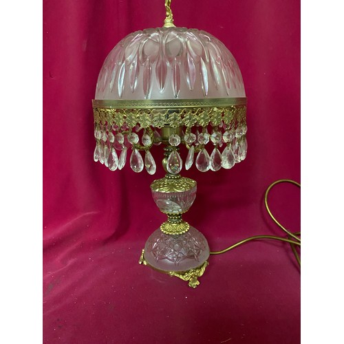 111 - Vintage crystal lamp with crystal droplets.