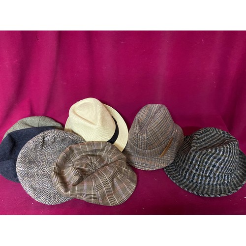 170 - Collection of vintage hats and caps.