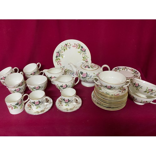 173 - Wedgwood Hathaway Rose part tea set