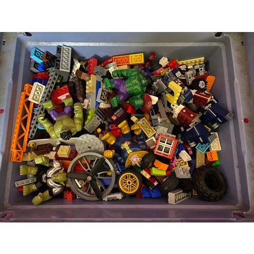 112 - Large box of assorted lego