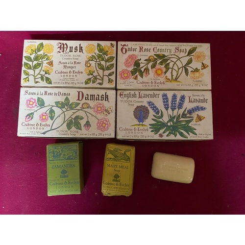 171 - Collection of vintage soaps.