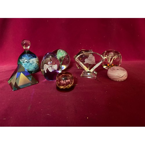 624 - Selection of Vintage paperweights