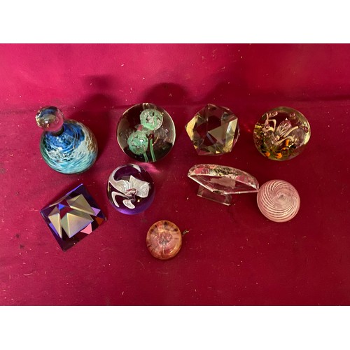 624 - Selection of Vintage paperweights