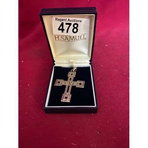 478 - Sterling Silver cross with 