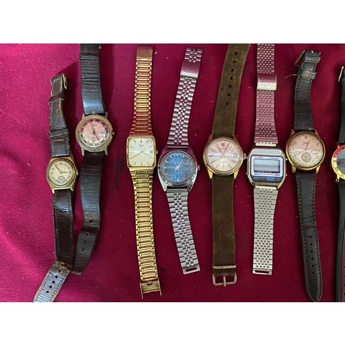 477 - Collection of old watches.