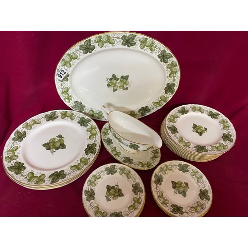 912 - Selection of The Worcester Hop 'Mathan' china comprising large serving plate, 5 x dinner plates, 8 x... 