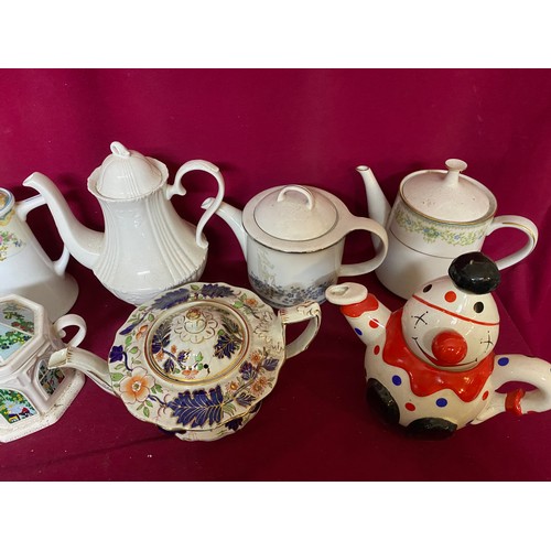 899 - Collection of 9 x tea and coffee pots with makes including Noritake, Burslem, Wade, Arthur Wood etc