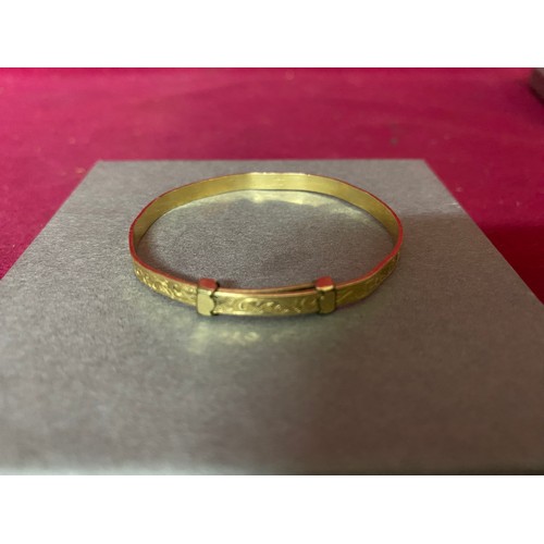 521 - 9ct Gold Baby Bangle