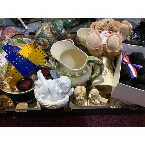 915 - Box lot of curios including meccano, tankards, Wedgewood, ornaments