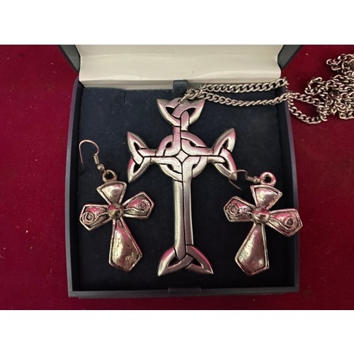 920 - Celtic cross pendant and earings cast in Pewter.