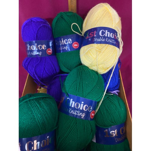 121 - Collection of 15 x 1st choice 100g balls of wool in assorted colours