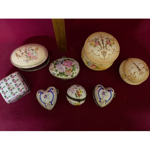 131 - Collection of 8 x porcelain trinket boxes