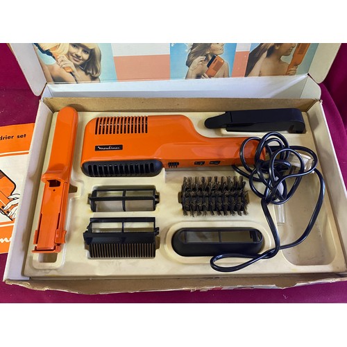 133 - Vintage Moulinex 14 hair styling set