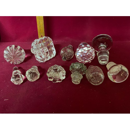 222 - Various Antique and Vintage crystal stoppers.