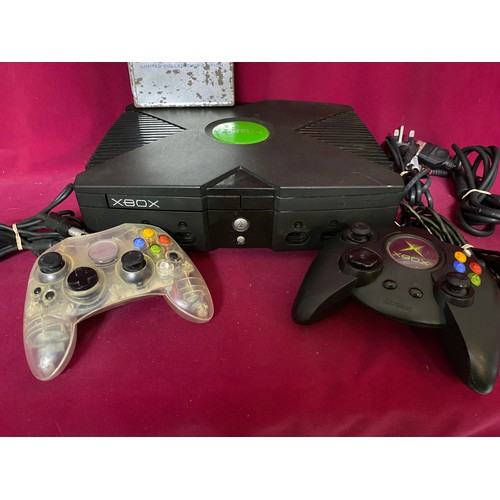 239 - Original Xbox console with 3 controllers, leads and game, fully tested and working.