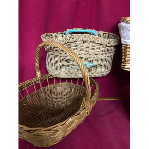 304 - 4 Vintage wicker shopping baskets