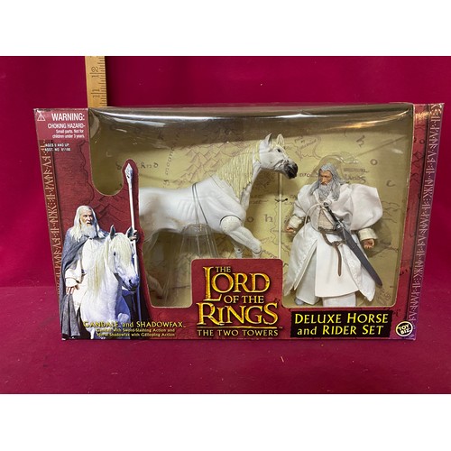 318 - Toy Biz Lord of the Rings The Two Towers. Gandalf and Shadowfox Horse Deluxe horse and rider set.