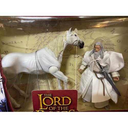 318 - Toy Biz Lord of the Rings The Two Towers. Gandalf and Shadowfox Horse Deluxe horse and rider set.