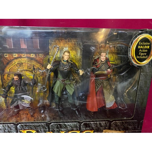 329 - Toy Biz Lord of the Ring The Two Towers, Helm's Deep Battle set with exclusive Haldir Elf figure.  B... 