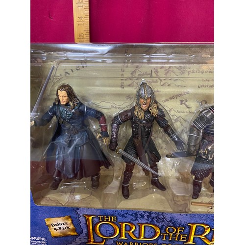 330 - Toy Biz Lord of the Rings The Two Towers, Warriors of the Two Towers boxed set. New sealed condition... 