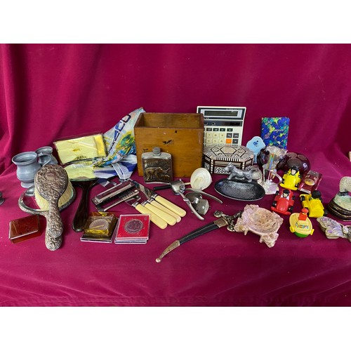 367 - Selection of mixed collectables including coins, ashtrays, dinky cars and other trinkets.