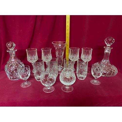 416 - Collection of assorted cut glass comprising of 4 Hi Ball glasses, 4 wine glasses, 2 sherry glasses, ... 