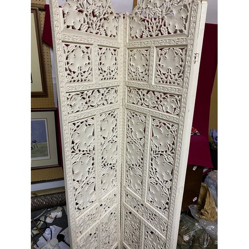 317 - Hand carved wooden 3 panel room divider. Each panel measures 39 x 160 cms