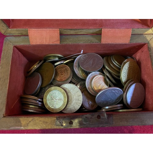 98 - Travel chest and box of old coins.