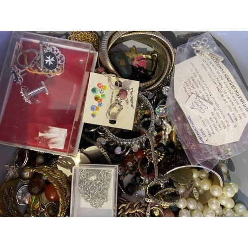 96 - Large collection of costume jewellery