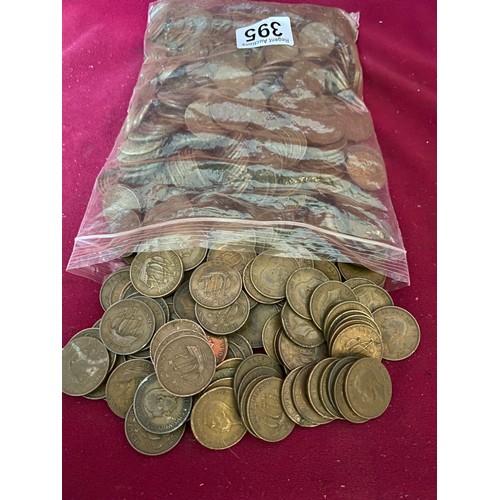 395 - Large collection of old Half Pennies.