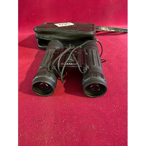 690 - 2 x pairs of binoculars, a pair of vintage racing binoculars and a pair of Jupiter 10 x 25 binocular... 