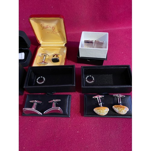 695 - 8 x boxed cufflink sets