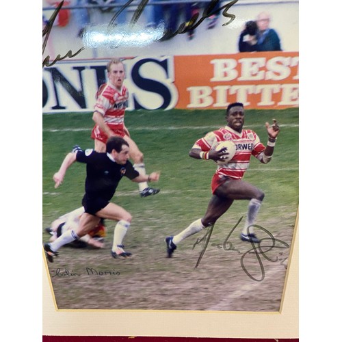 702 - Signed photograph original Wigan Warriors rugby league. Signed by Martin Offiah, Shaun Edwards and r... 