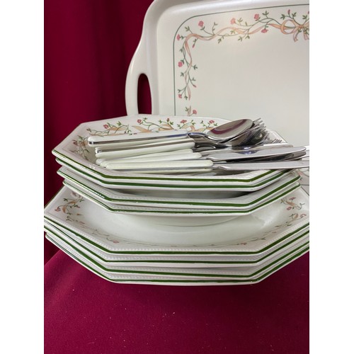 637 - Collection of assorted 'Eternal Beau' dinnerware including plates, tureens, bowls, napkins, tableclo... 