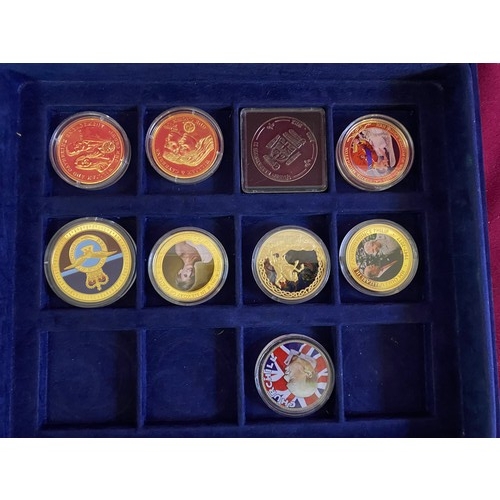 579 - Collection of commemorative coins.