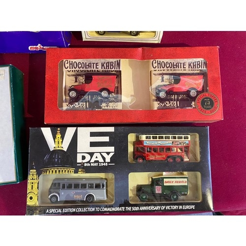 683 - Collection of 5 x Lledo boxed collectable model sets