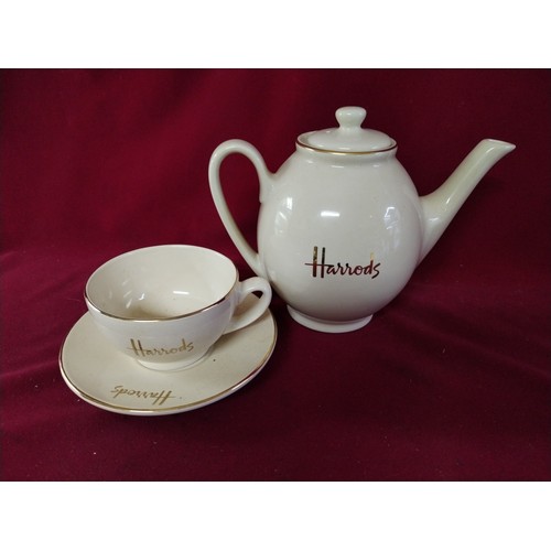 871 - Selection of tea for 1 including a Harrods teapot and cup