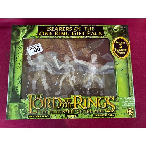 700 - Toybiz Fellowship of the ring, bearers of the one ring gift pack boxed set. New and sealed, made in ... 