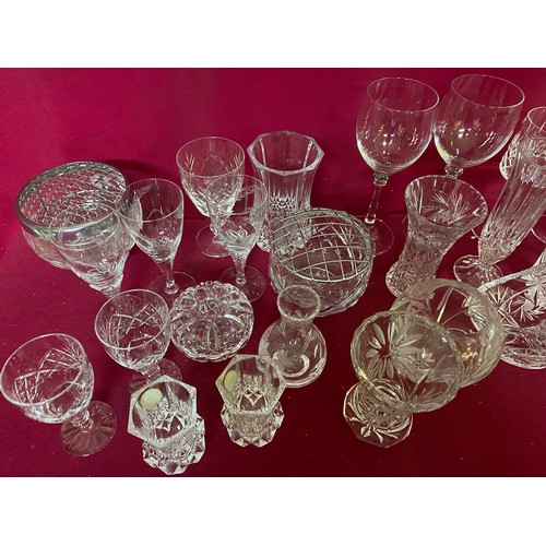 107 - Box of crystal items, glasses, vases etc