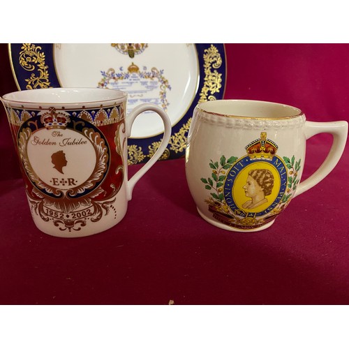 162 - Vintage Wedgwood and Aynesley Royal china plates and 4 Elizabeth II commemorative mugs.