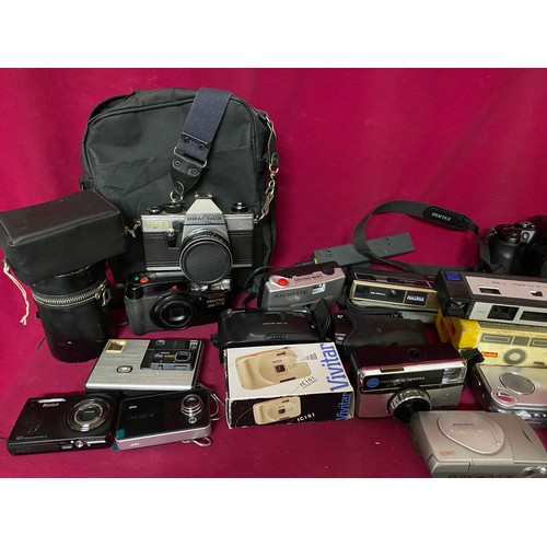 423 - Selection of camera's including vintage, 35mm, digital and accessories.