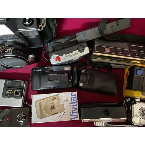 423 - Selection of camera's including vintage, 35mm, digital and accessories.