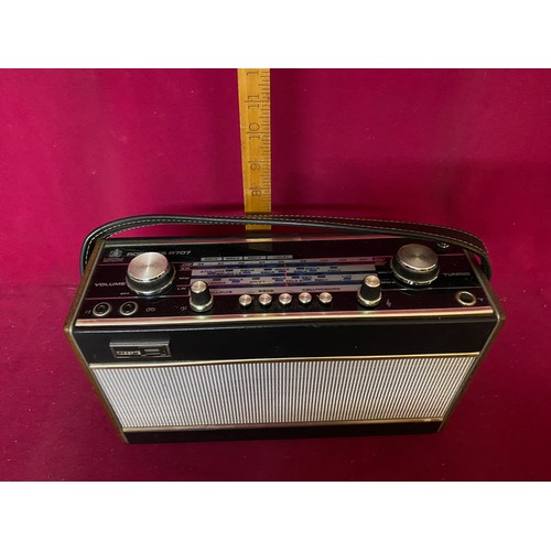 124 - Roberts R707 radio