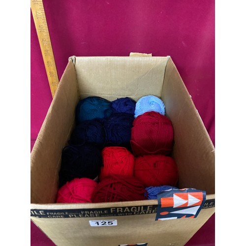 125 - Collection of 12 x 100g double knitting wool