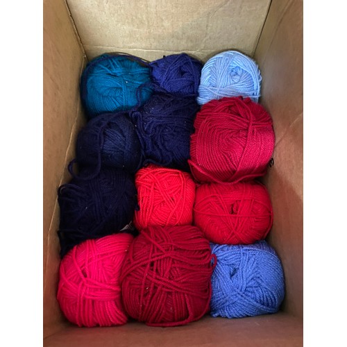 125 - Collection of 12 x 100g double knitting wool