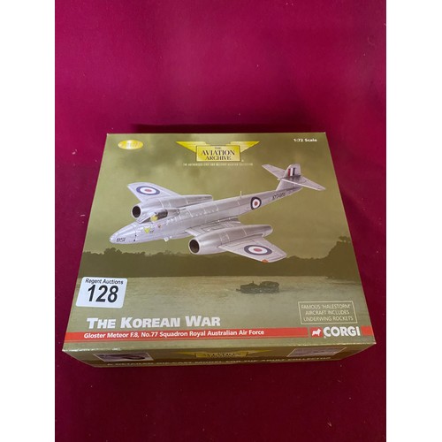 128 - Corgi Aviation Archive AA35004 Gloster Meteor F.8,no.77 Squadron Royal Australian Air Force1:72 boxe... 