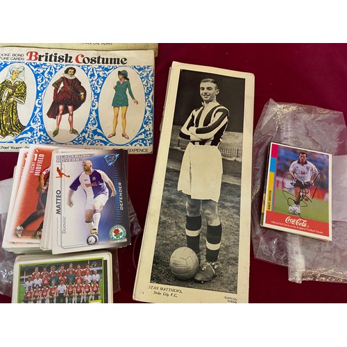 19 - Collection of trade cards and football coins.