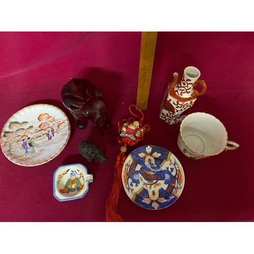 180 - Collection of antique and vintage oriental items